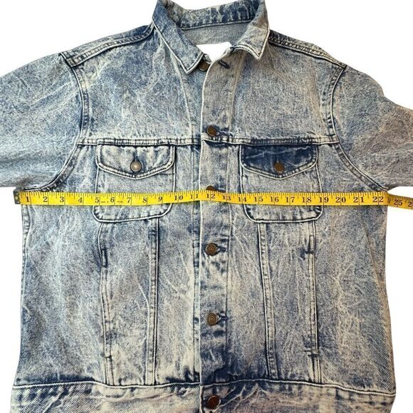 GAP Stonewashed Jean Jacket Size Large - Picture 6 of 12